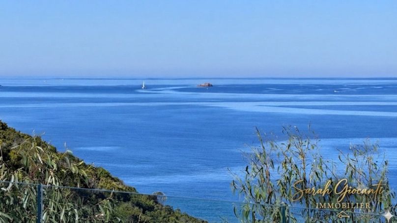 MAISON  5 PIECES 247 M2 PIEDS DANS L'EAU VILLANOVA