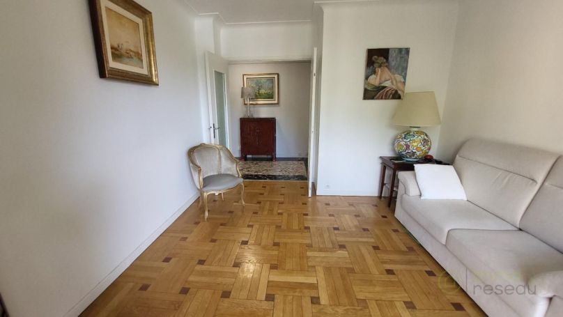 APPARTEMENT T3 50 M2 BORD DE MER MENTON