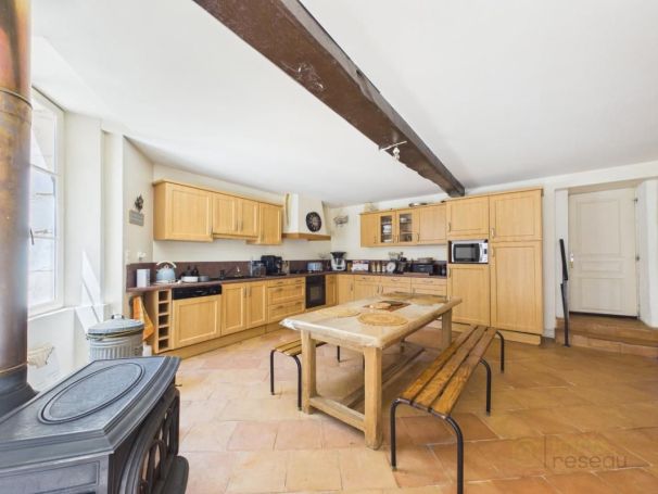 LONGèRE  6 PIECES 209 M2  SAINT GEORGES DES AGOUTS