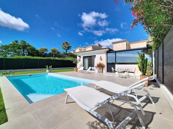 MAISON  CONTEMPORAINE VUE MER VILLENEUVE LOUBET