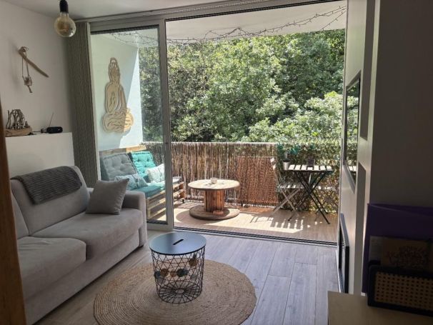 STUDIO  23 M2 BORD DE MER TOULON