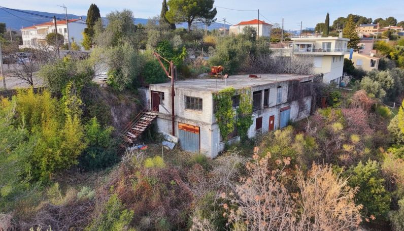 MAISON  16 PIECES 500 M2 BORD DE MER COLOMARS