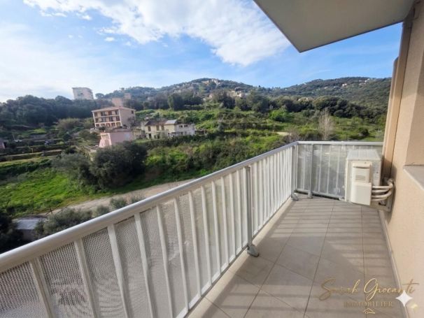 APPARTEMENT T4 80 M2 TERRASSE BORD DE MER AJACCIO