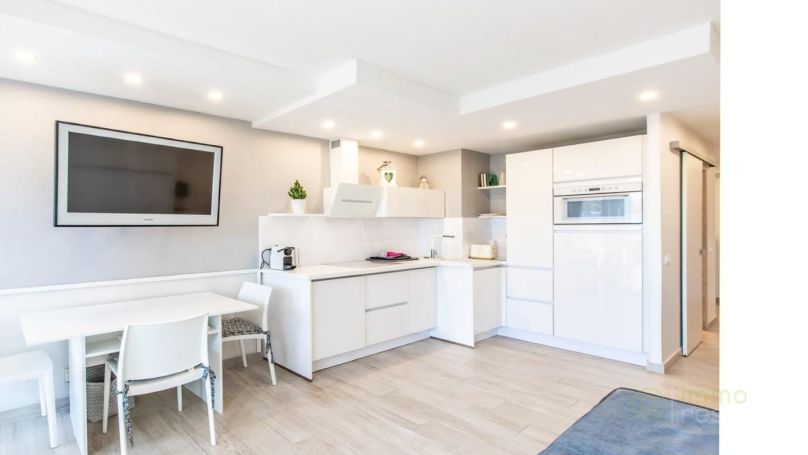 STUDIO  30 M2 TERRASSE VUE MER MENTON