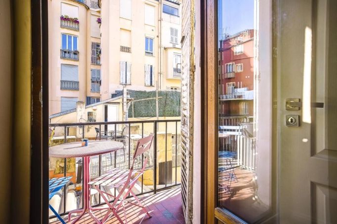 STUDIO  23 M2 BORD DE MER NICE