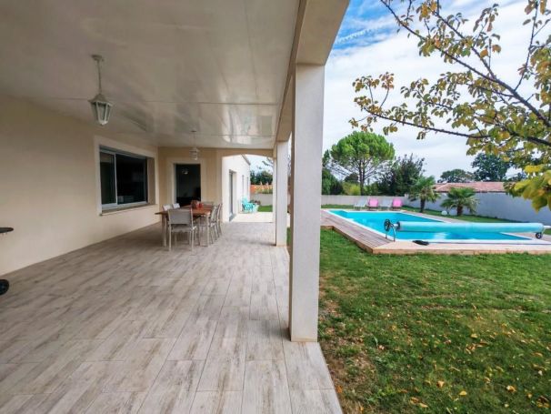 MAISON  6 PIECES 152 M2  ECHILLAIS