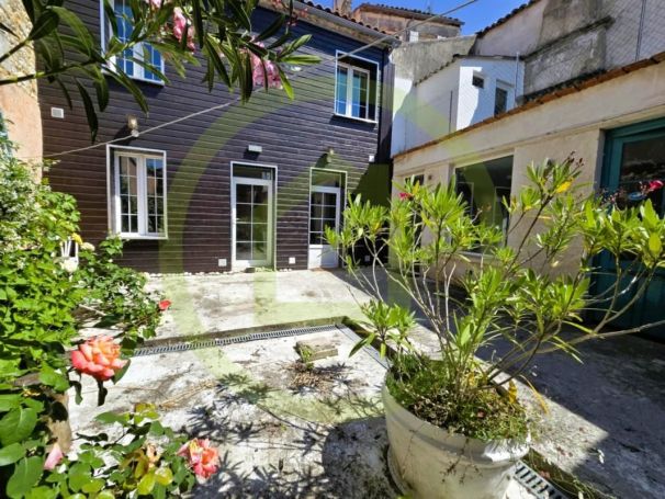 MAISON  DE MAîTRE  MIRAMBEAU