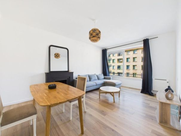 A louer APPARTEMENT T4 82 M2 BORD DE MER AJACCIO