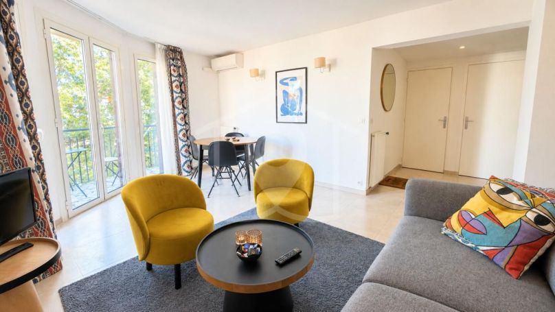 A louer APPARTEMENT T3 56 M2 BORD DE MER ANTIBES