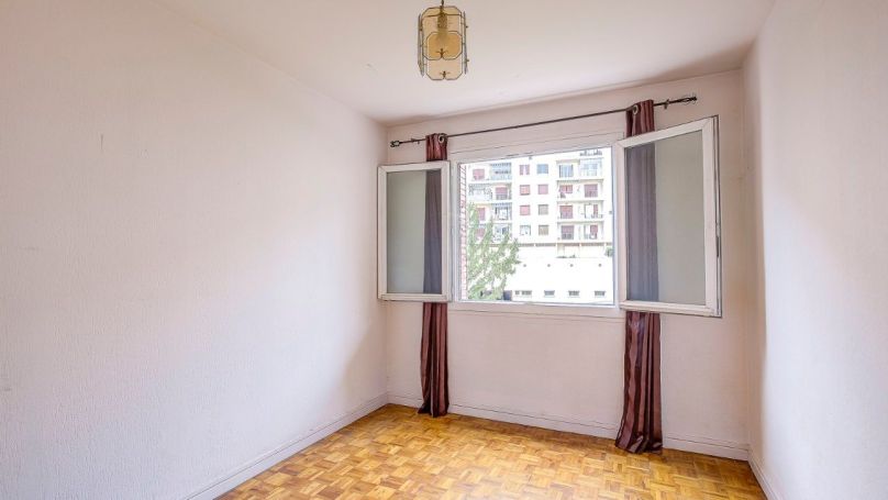 A louer APPARTEMENT T3 57 M2 BORD DE MER NICE