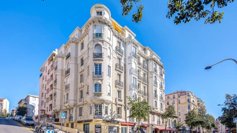 A louer APPARTEMENT T2 50 M2 BORD DE MER NICE