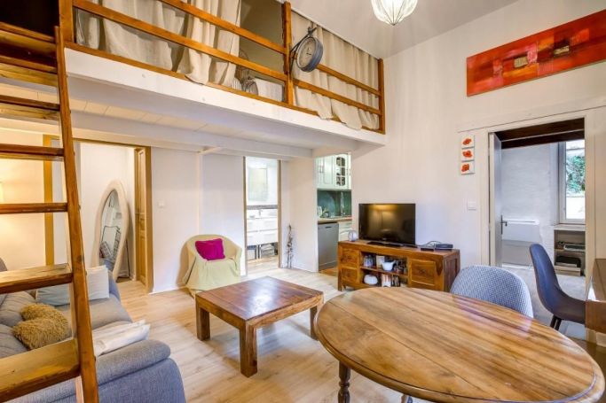 A louer APPARTEMENT T3 69 M2 BORD DE MER NICE