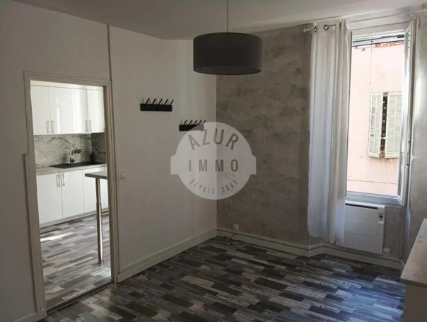 A louer APPARTEMENT T3 59 M2  SAINT ZACHARIE